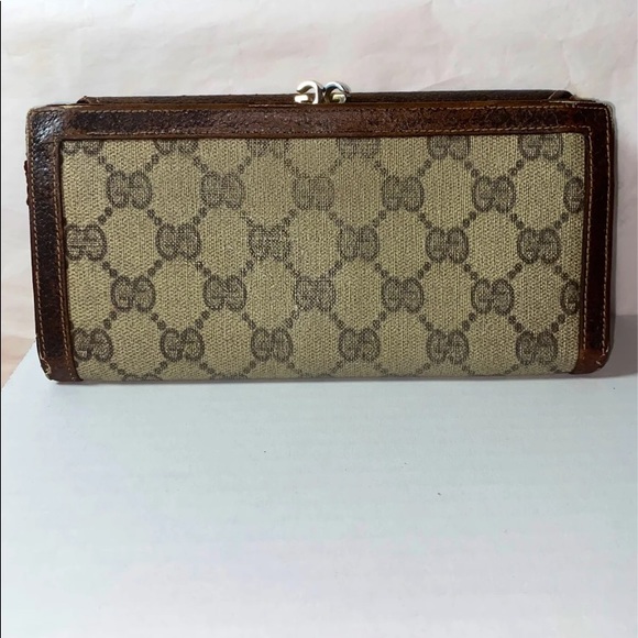 SOLDAuthentic Vintage Gucci GG Coated Canvas Wallet - Picture 4 of 12